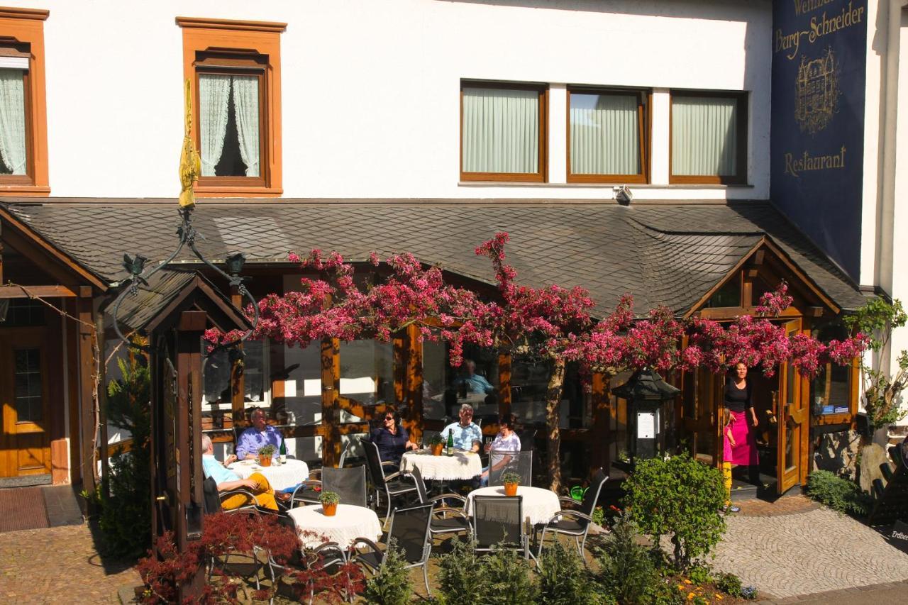 Weinhaus Burg-Schneider Hotel Райл Екстериор снимка