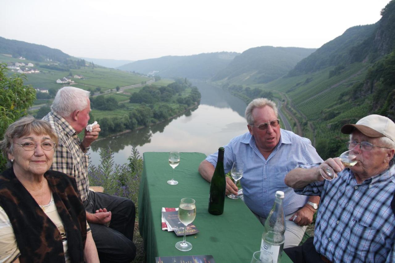 Weinhaus Burg-Schneider Hotel Райл Екстериор снимка