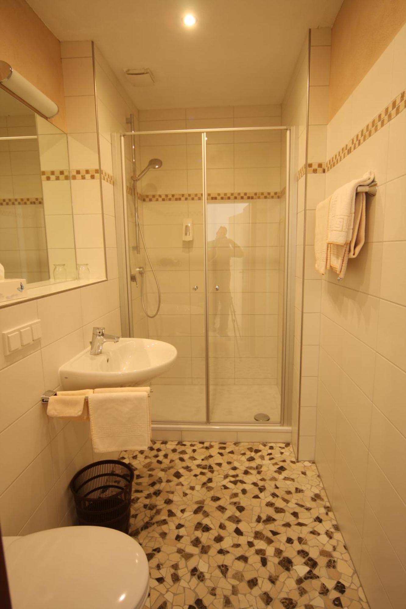 Weinhaus Burg-Schneider Hotel Райл Екстериор снимка