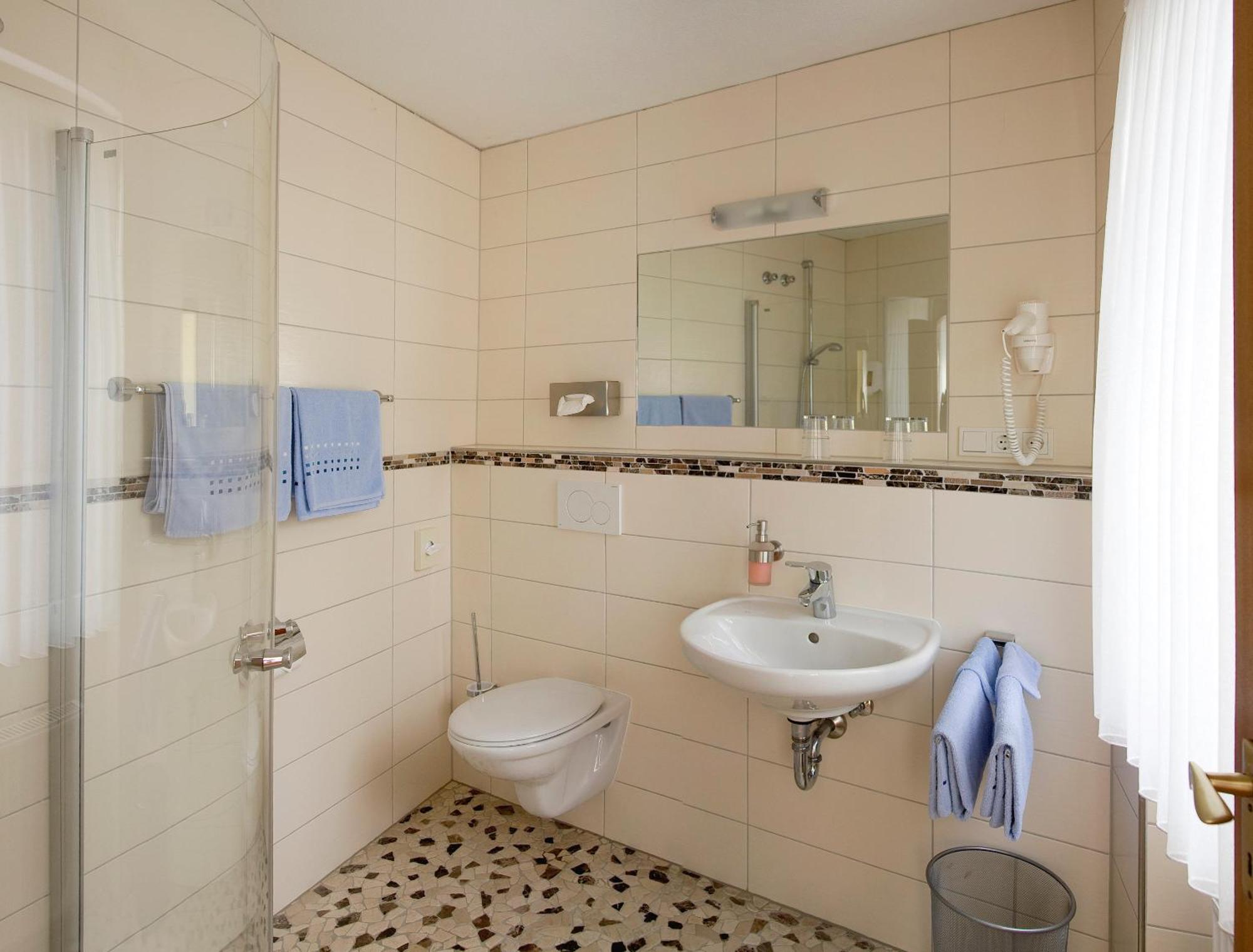 Weinhaus Burg-Schneider Hotel Райл Екстериор снимка